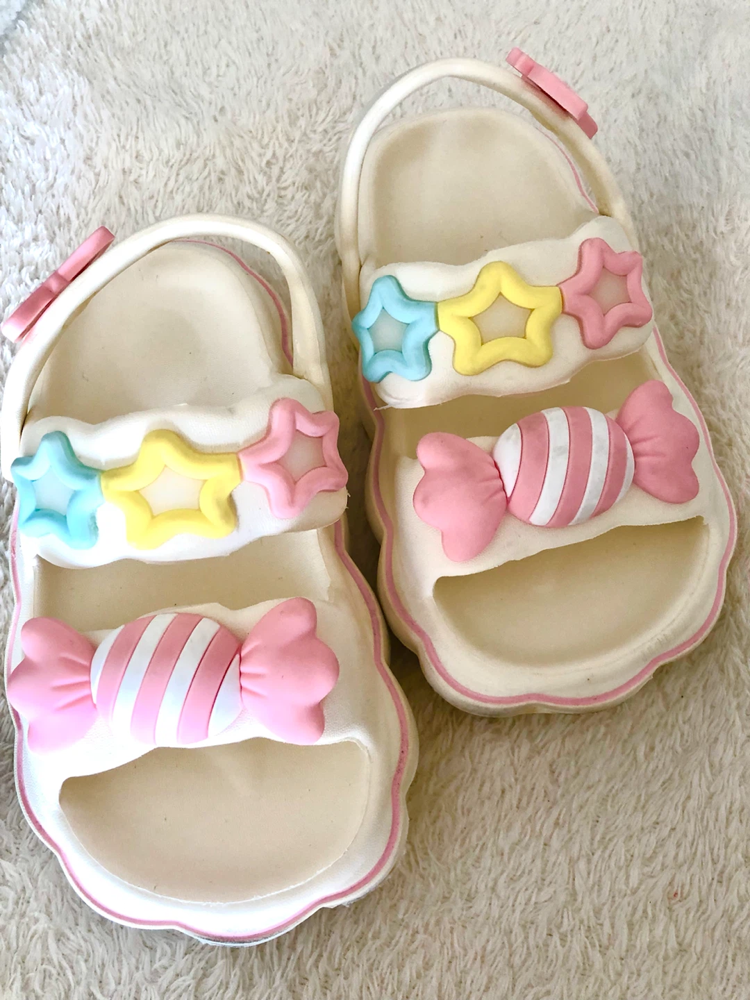 👧✨かわいい白いサンダル、サイズ17cm🌟✨