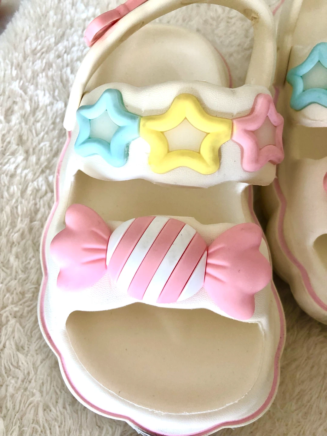 👧✨かわいい白いサンダル、サイズ17cm🌟✨の写真2枚目