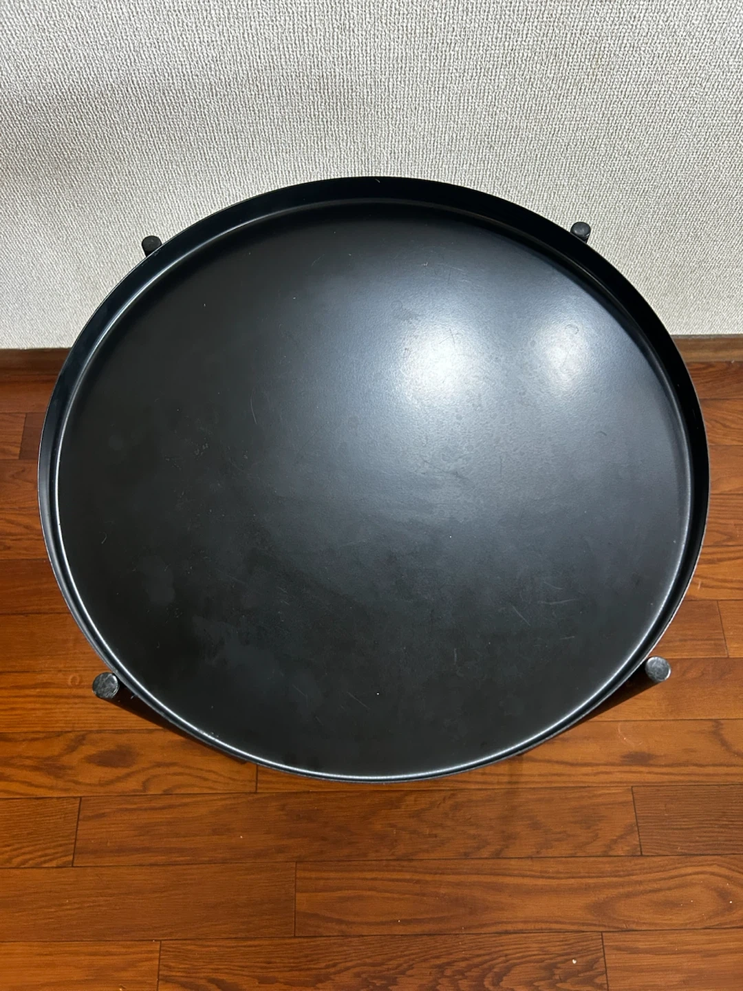 IKEA トレイテーブル 丸型 ブラックの写真3枚目