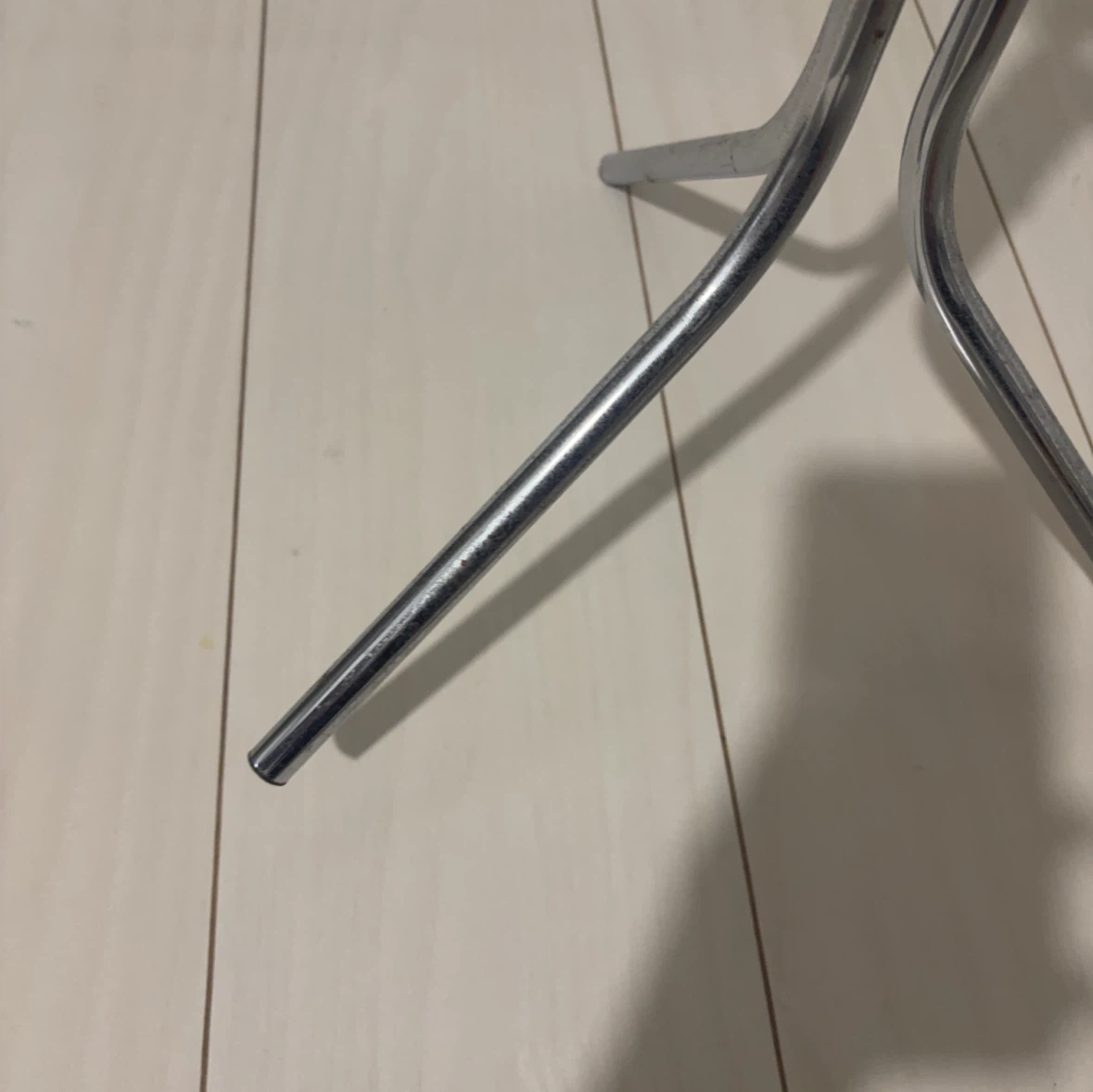 ガラス天板 サイドテーブル 丸型の写真5枚目