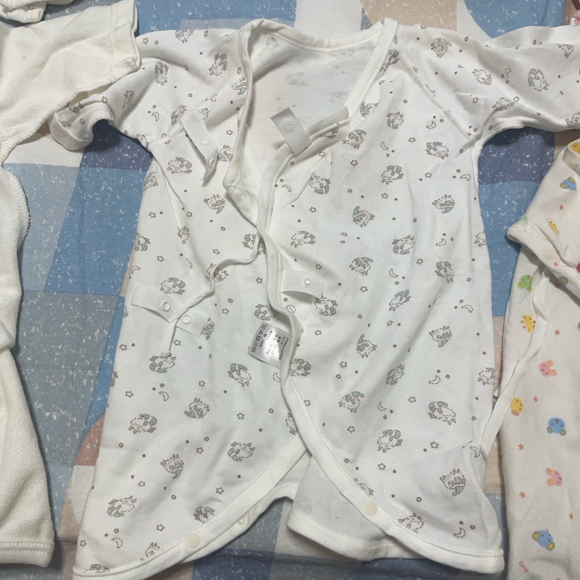 ベビー肌着 コンビ肌着 まとめ売りの写真2枚目