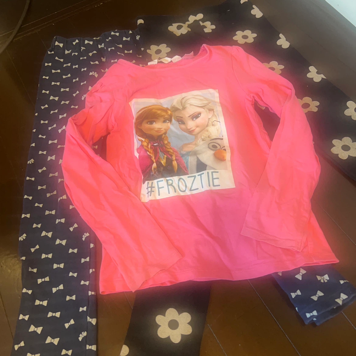 H&M アナと雪の女王 長袖Tシャツ・レギンスセットの写真5枚目