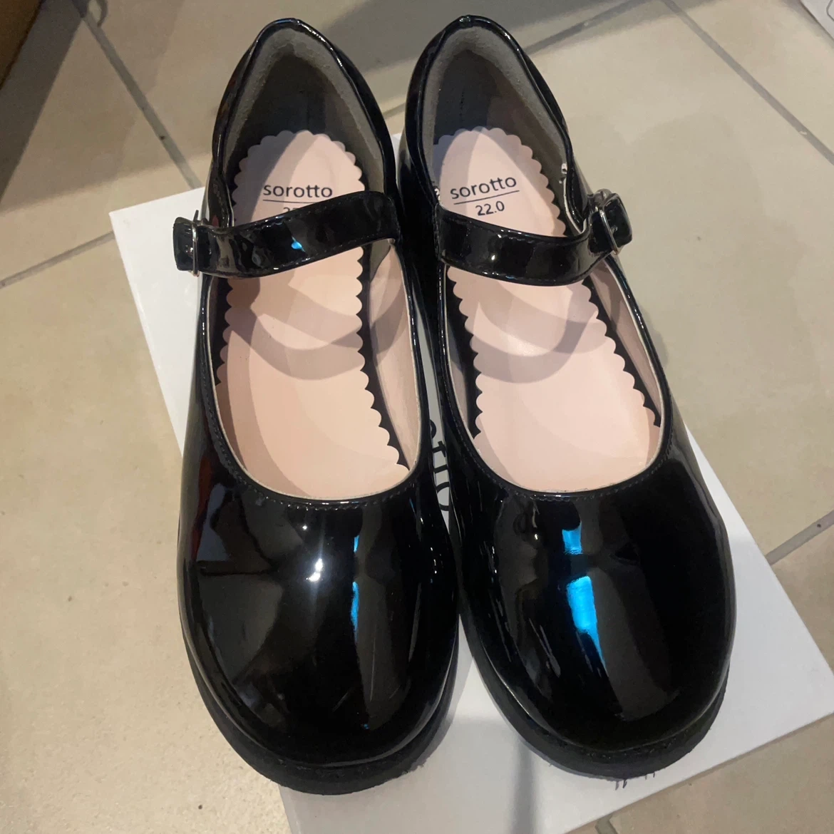 美品 フォーマルシューズ 22.0