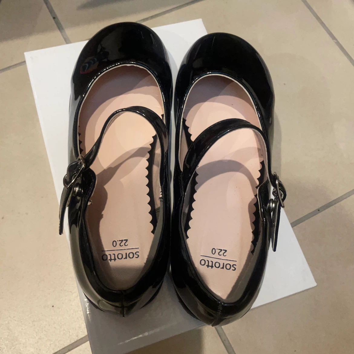 美品　フォーマルシューズ　22.0の写真3枚目
