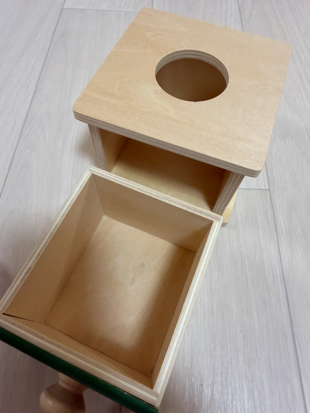 美品☆木製 知育玩具 ボール落とし モンテッソーリ　引き出し付玉入れの写真3枚目
