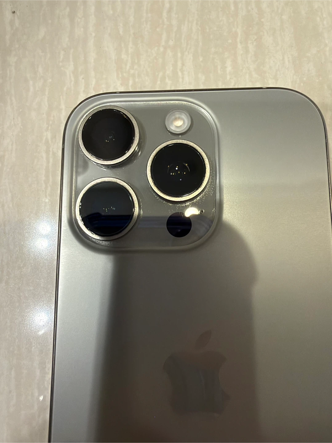 Apple iPhone16pro 256GB ナチュラルチタニウム 91%の写真4枚目