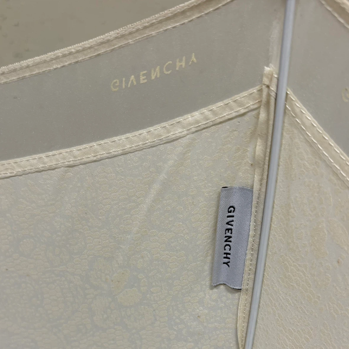 GIVENCHY 日傘 長傘 ベージュ系の写真4枚目