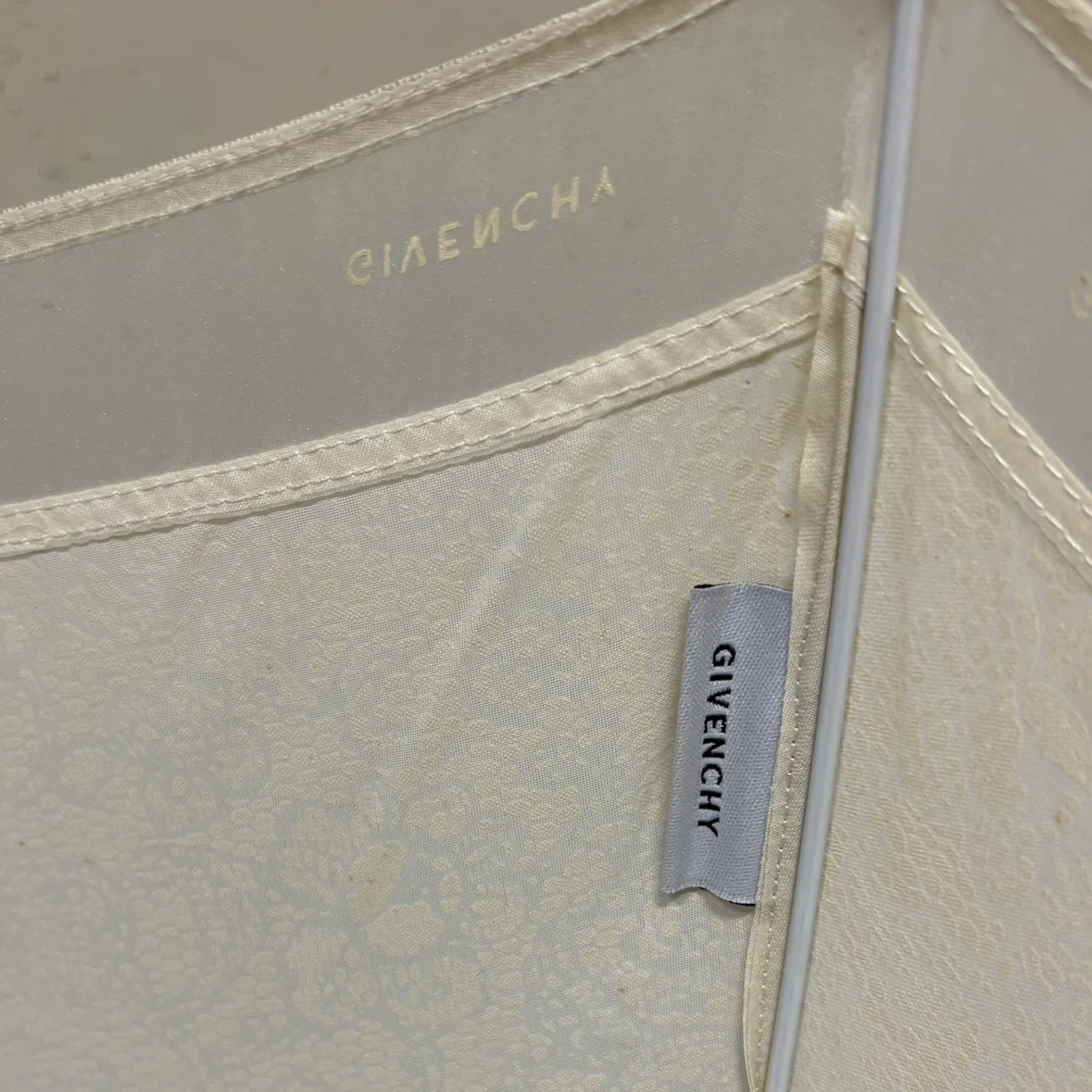 GIVENCHY 日傘 長傘 ベージュ系の写真4枚目