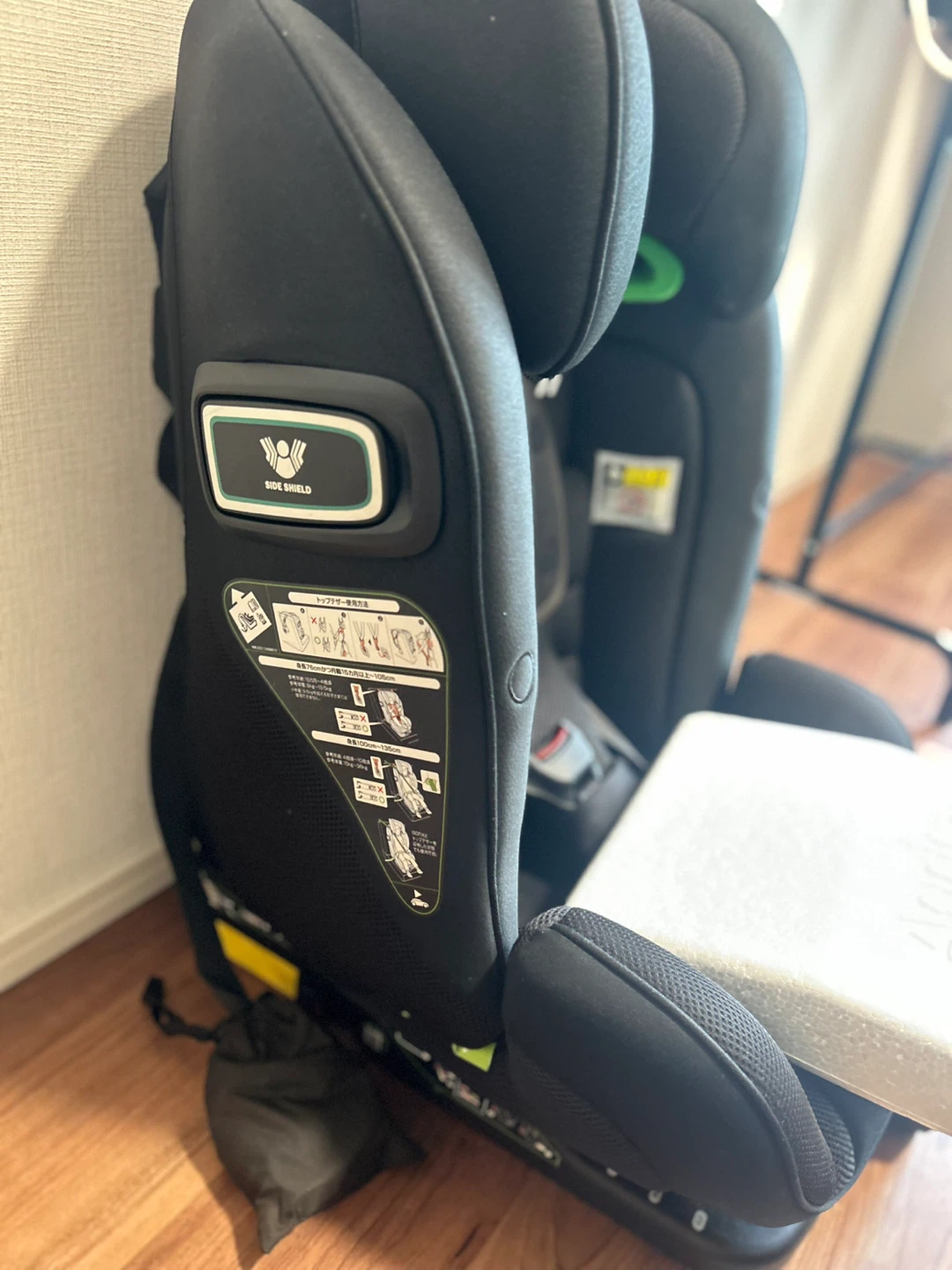 アップリカ チャイルドシート R129 ブラックの写真2枚目