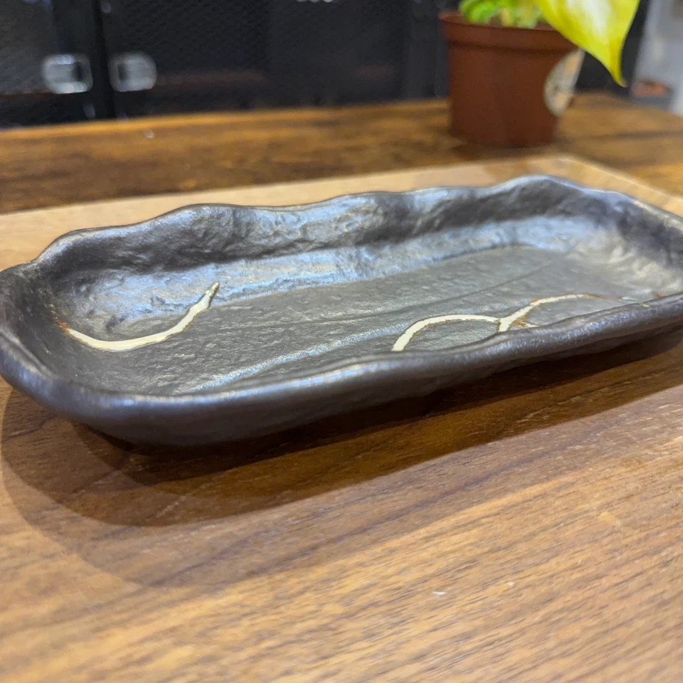 黒釉 長角皿 焼物皿 陶器の写真2枚目