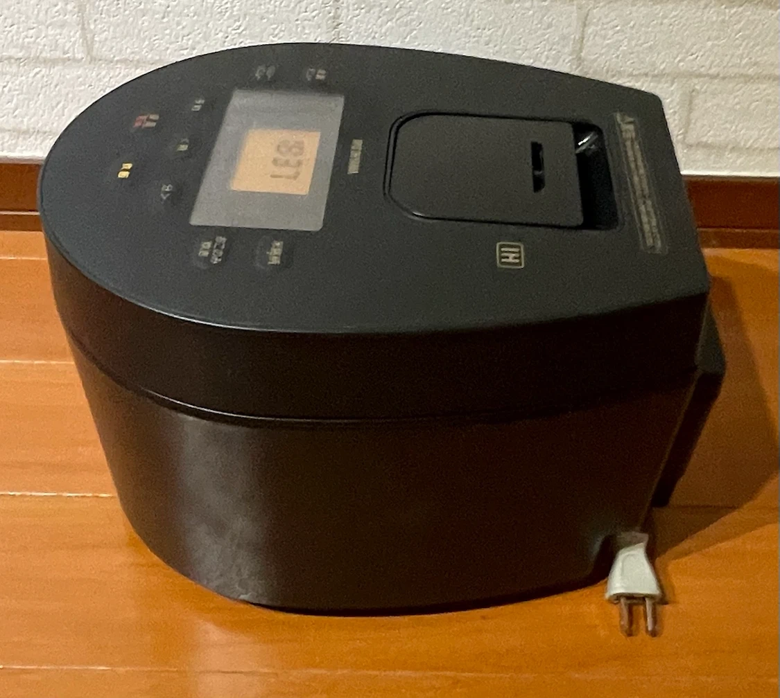 アイリスオーヤマ IH炊飯器 RC-IL30-B ブラック 2023年製の写真2枚目