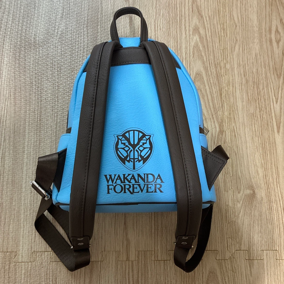 Loungefly MARVEL WAKANDA FOREVER リュックの写真3枚目