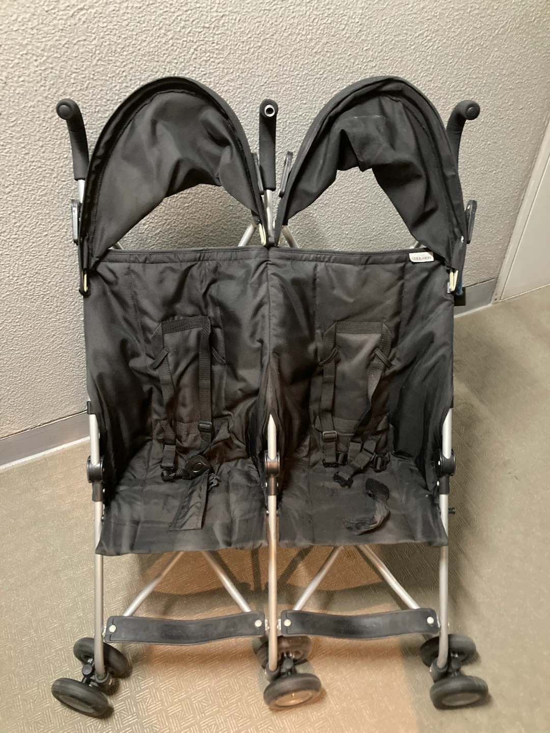 COOL KIDS  二人乗りベビーカー バギー  双子用バギー　ツインバギー　黒の写真2枚目