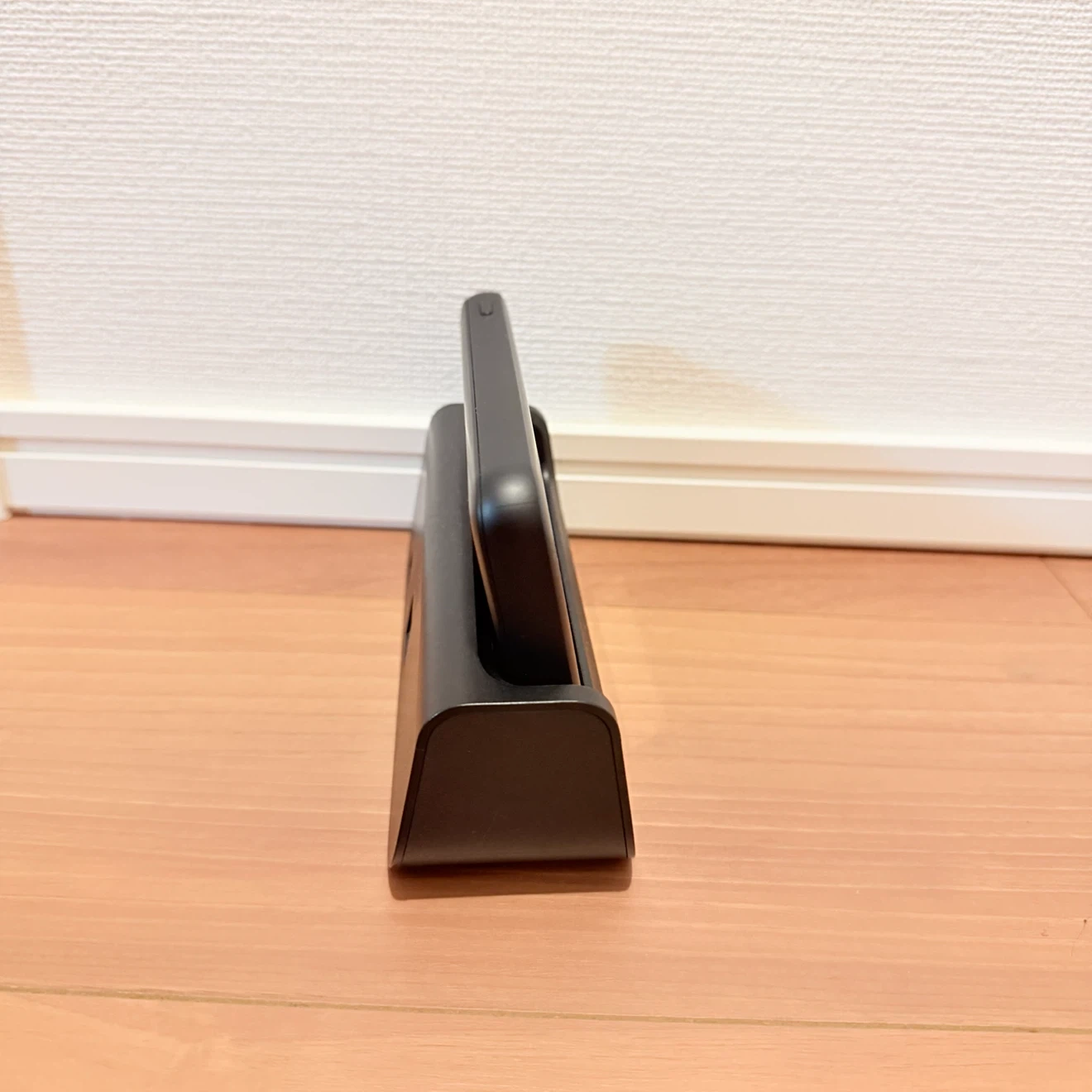 《ポケットWi-Fi》Speed Wi-Fi DOCK 5G 01 本体+専用ドックの写真2枚目