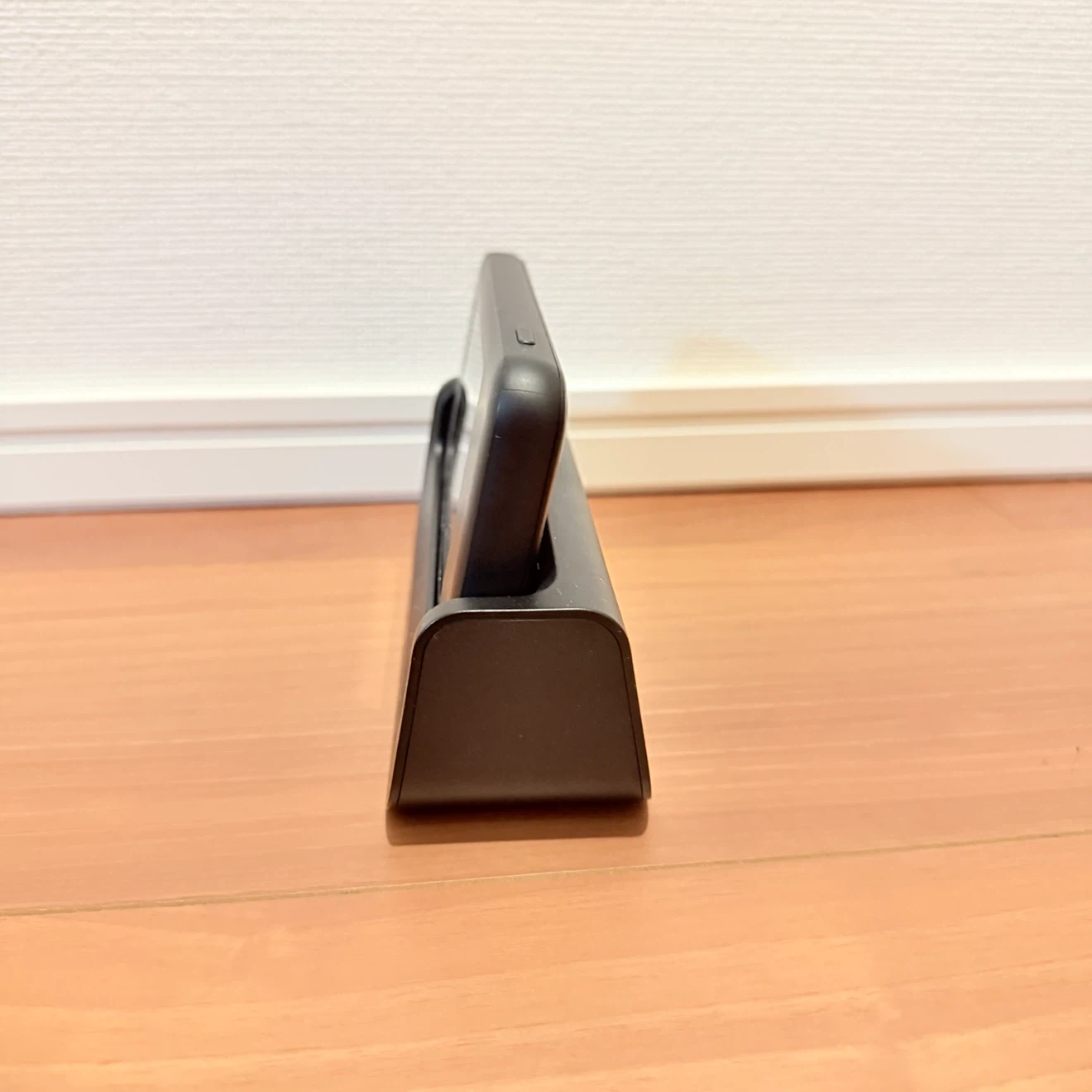 《ポケットWi-Fi》Speed Wi-Fi DOCK 5G 01 本体+専用ドックの写真4枚目