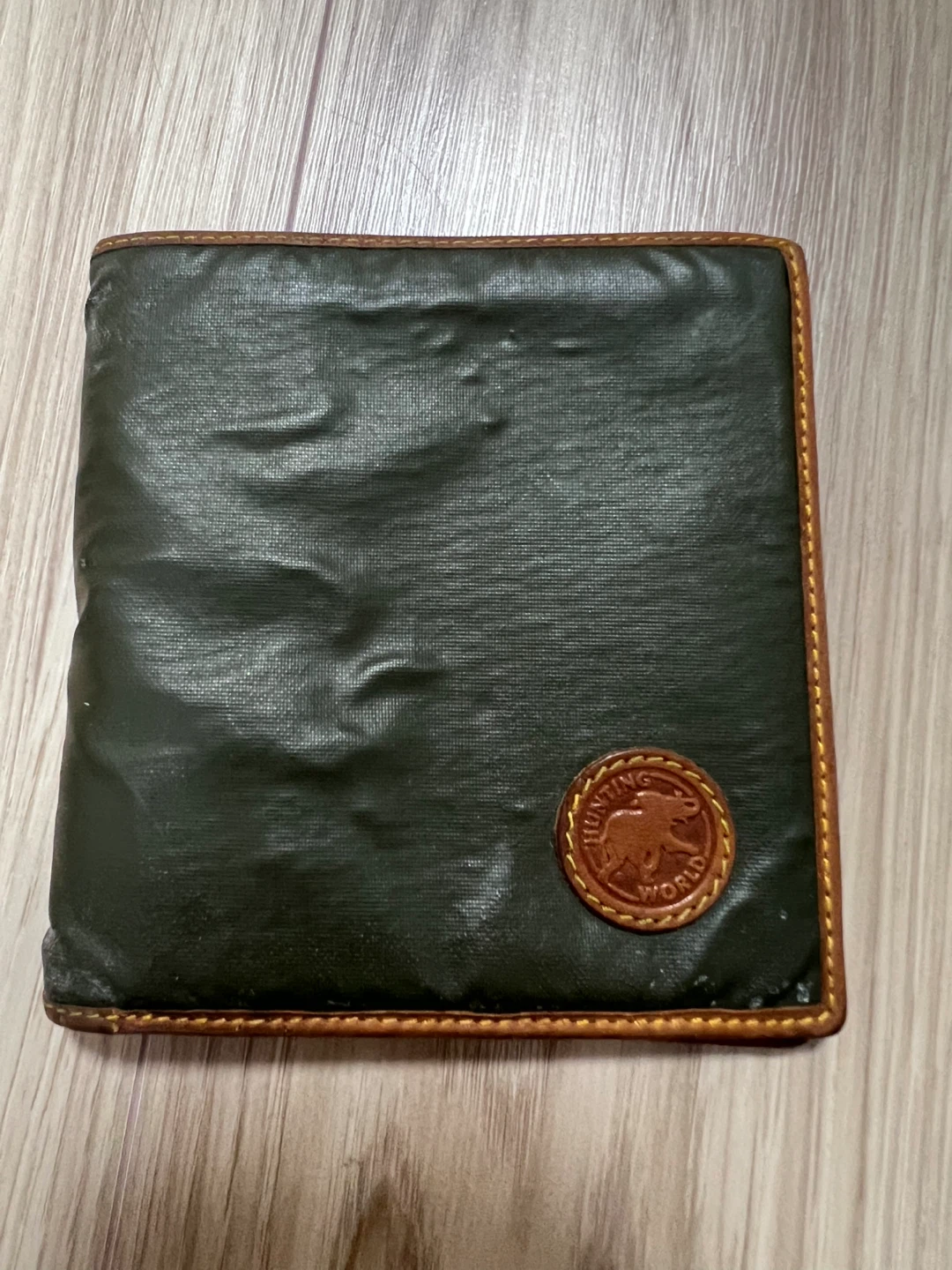ハンティングワールド 二つ折り財布 グリーン