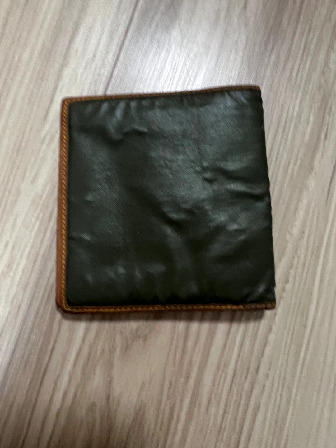 ハンティングワールド 二つ折り財布 グリーンの写真2枚目