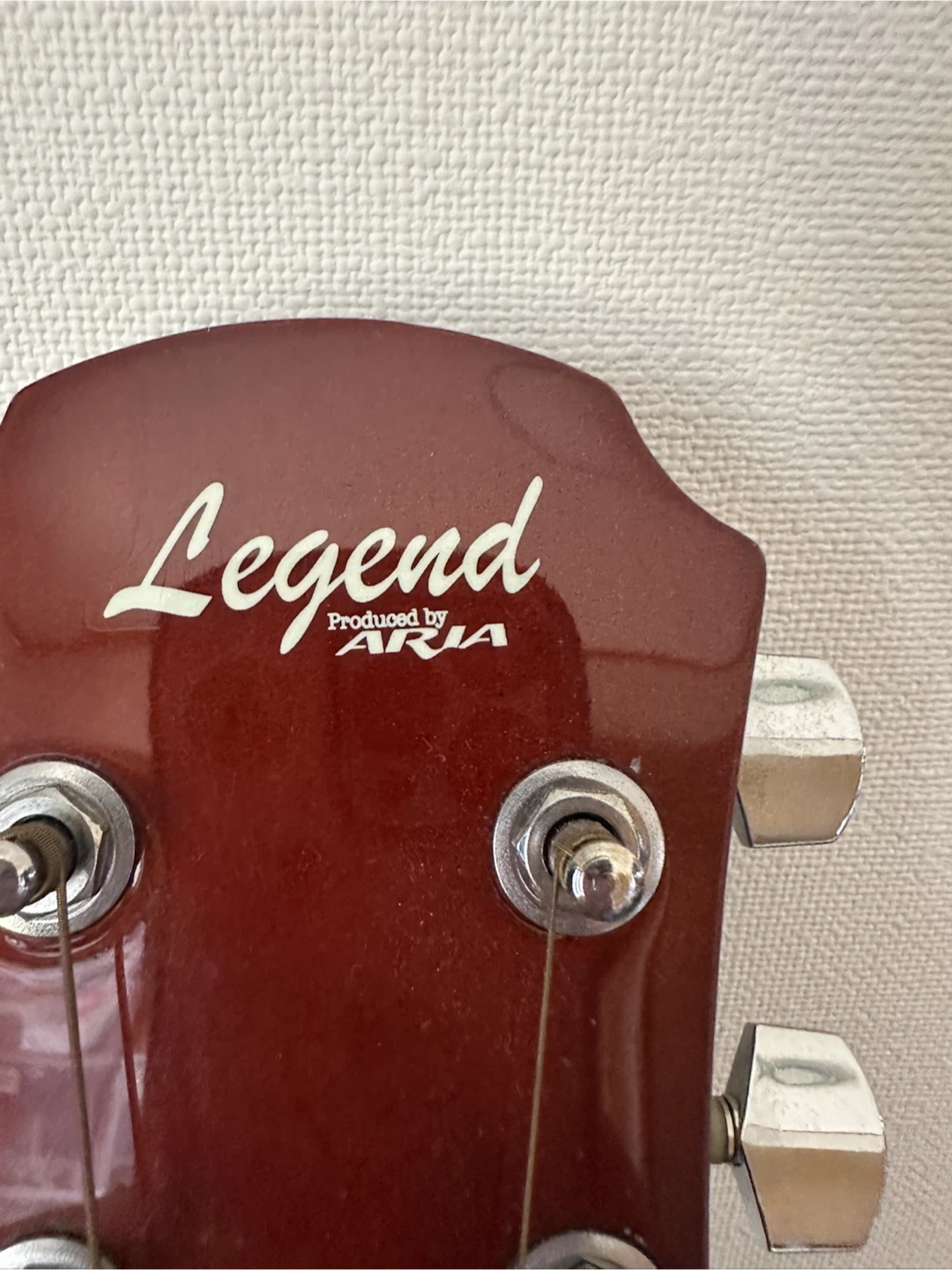 古いギターの写真2枚目
