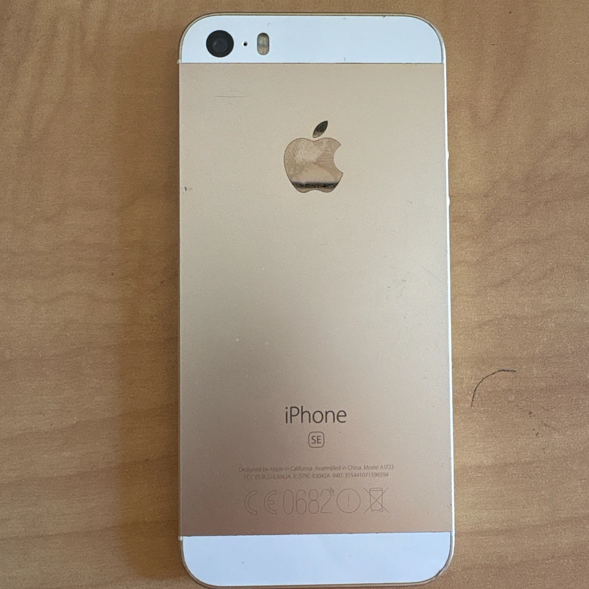 アップル iPhone SE ゴールド