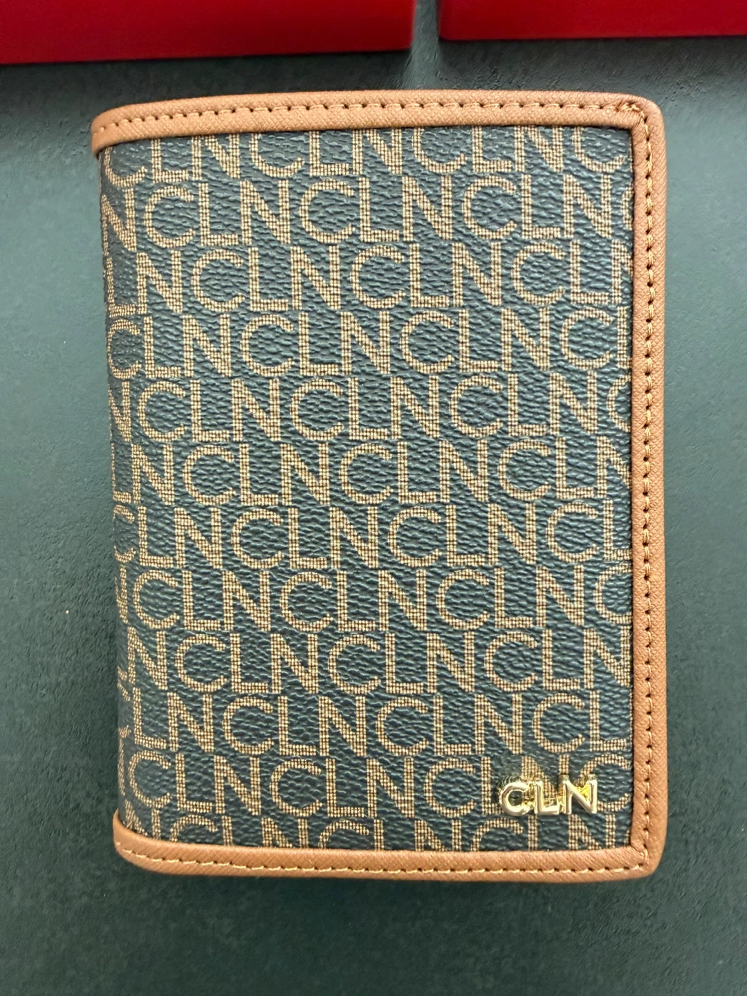 CLN 二つ折り財布 ブラウンの写真2枚目