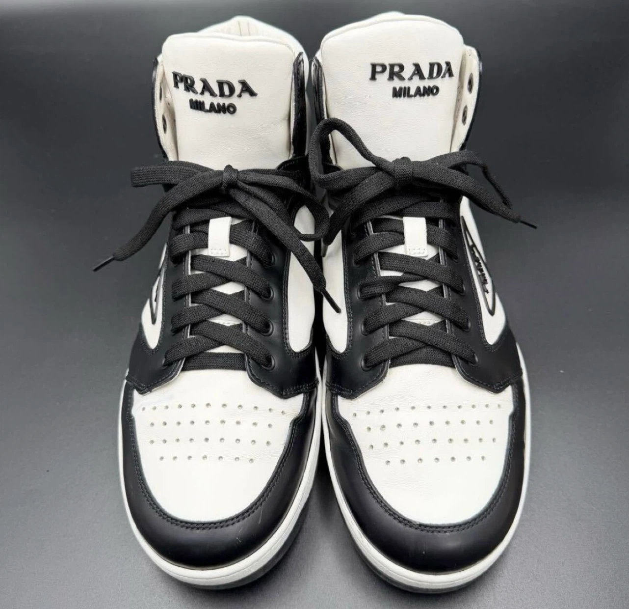 PRADA/プラダ ディストリクト トライアングルロゴ ハイカットレザー メンズ スニーカー  26cm相当の写真2枚目