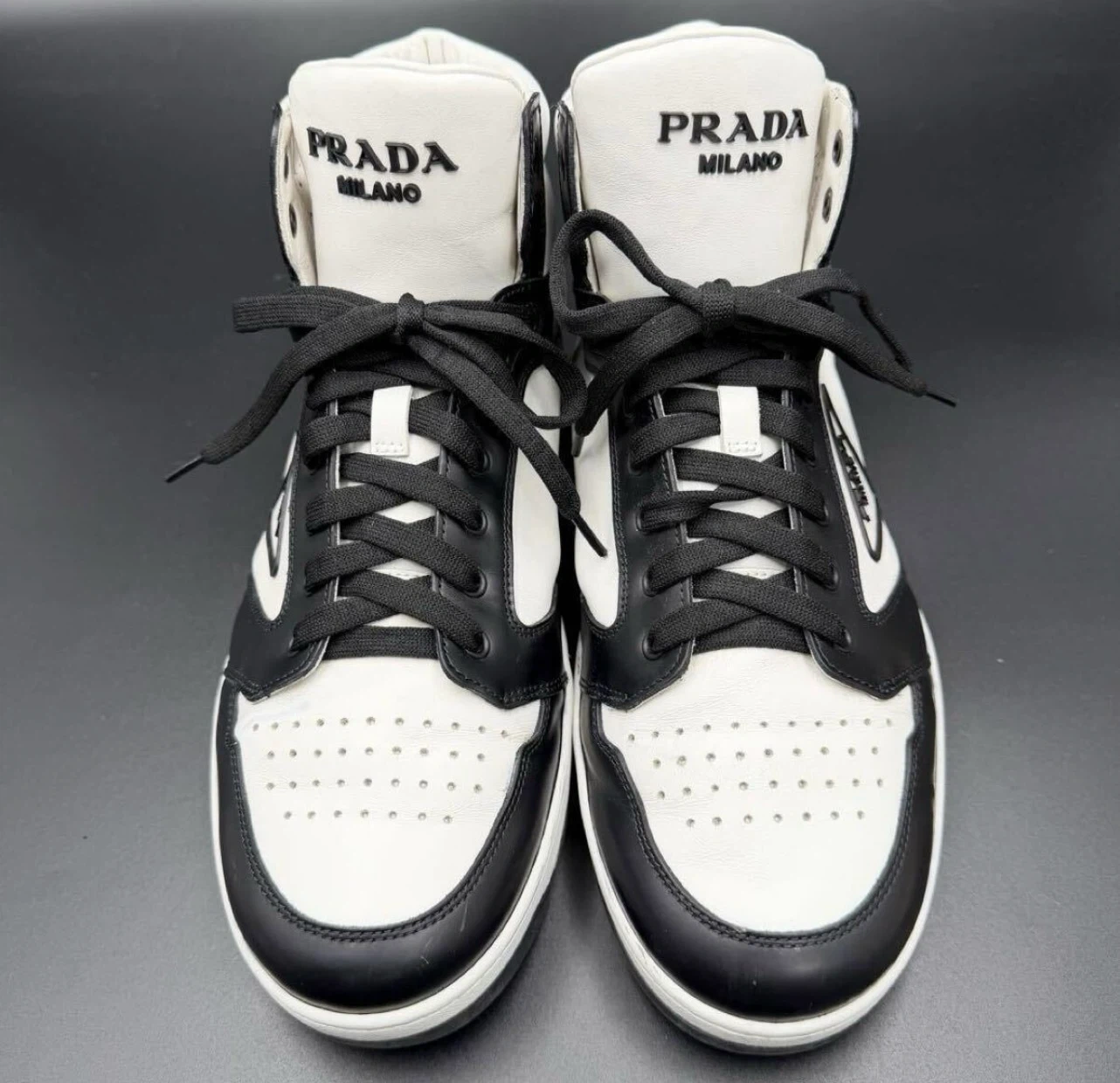 PRADA/プラダ ディストリクト トライアングルロゴ ハイカットレザー メンズ スニーカー 26cm相当の写真2枚目