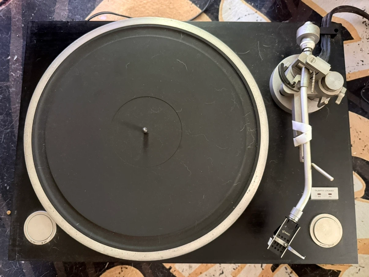 ヤマハ レコードプレーヤー GT-750の写真2枚目