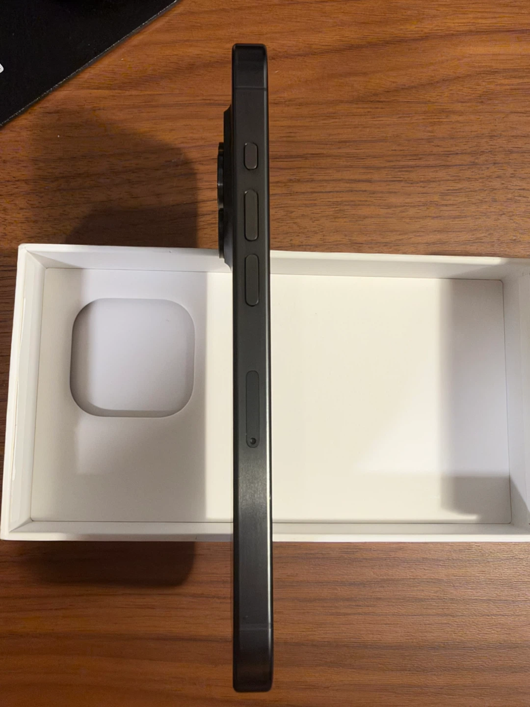 【訳あり品】iPhone 15 Pro 256GB ブラックチタニウム Apple正規店購入 液晶縦線あり•3倍ズーム黒点ありの写真8枚目