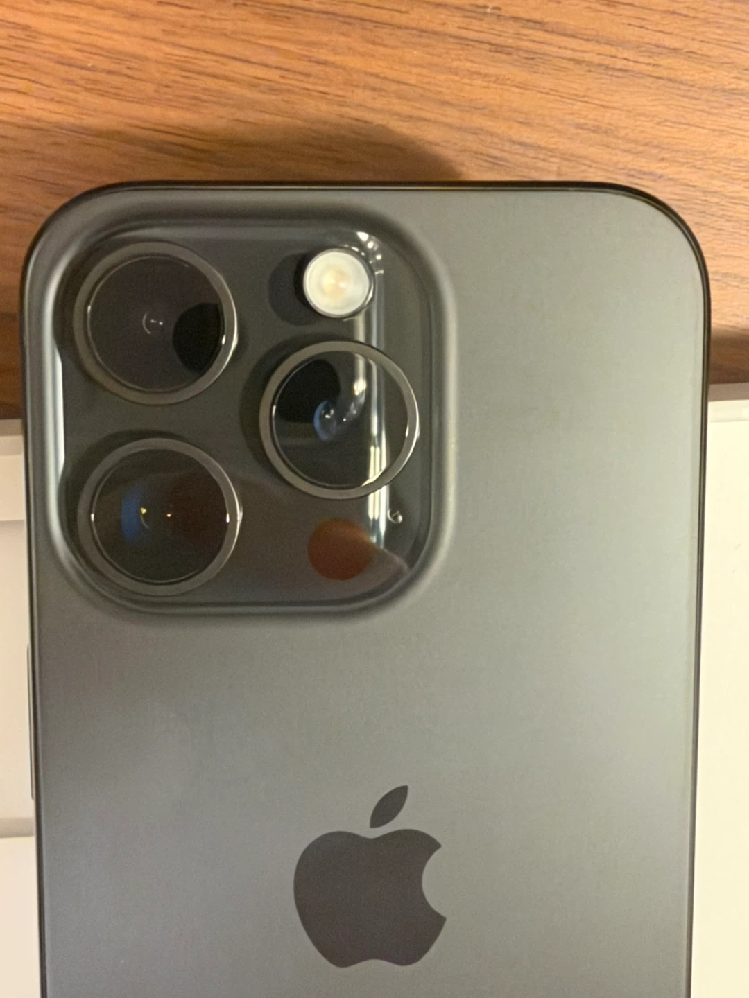 【訳あり品】iPhone 15 Pro 256GB ブラックチタニウム Apple正規店購入 液晶縦線あり•3倍ズーム黒点ありの写真9枚目