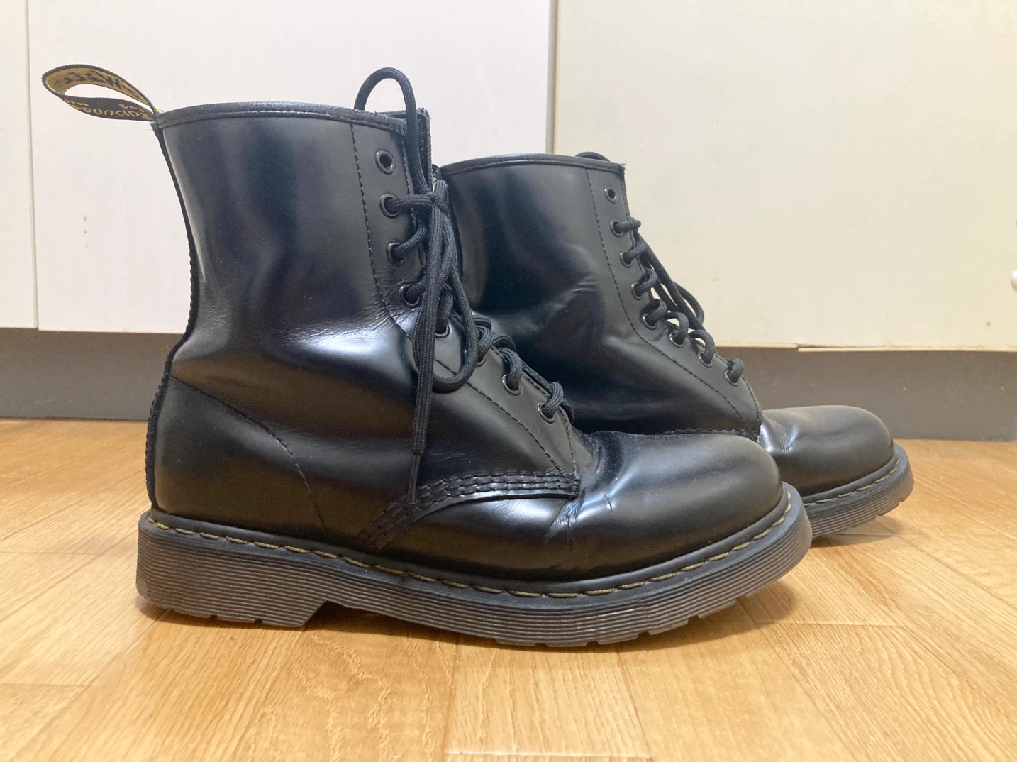 Dr,Martens ドクターマーチン8ホール UK8 イエローステッチ 擦り減り対策済みの写真6枚目