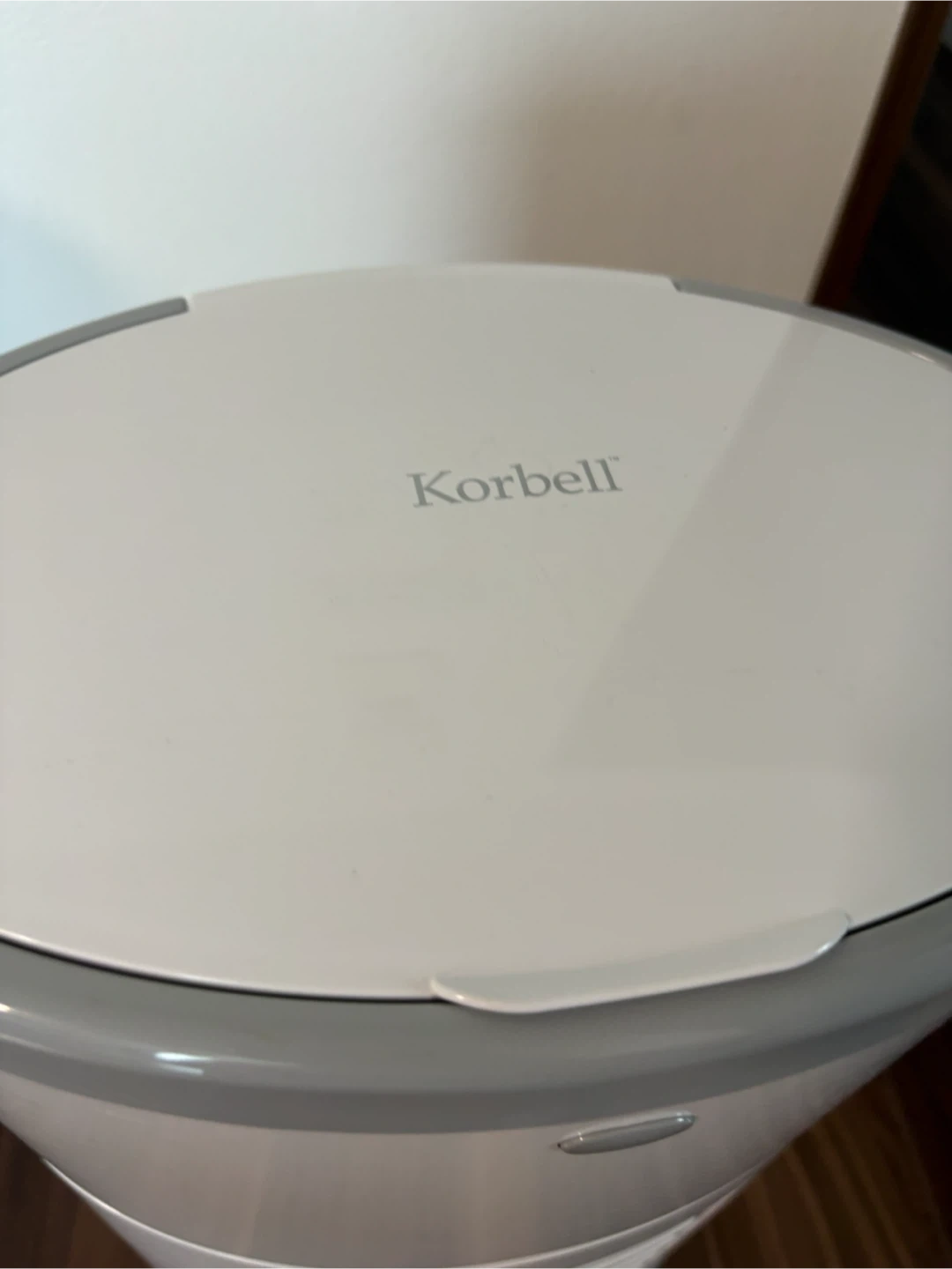 美品。おむつ用ゴミ箱 korbell おむつペール ホワイト 袋付きの写真4枚目