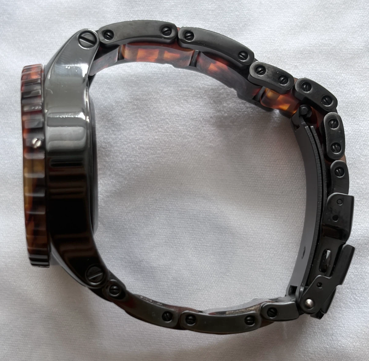 NIXON(ニクソン)腕時計／べっ甲柄／38-20CHRONO／200m（20気圧）防水の写真3枚目