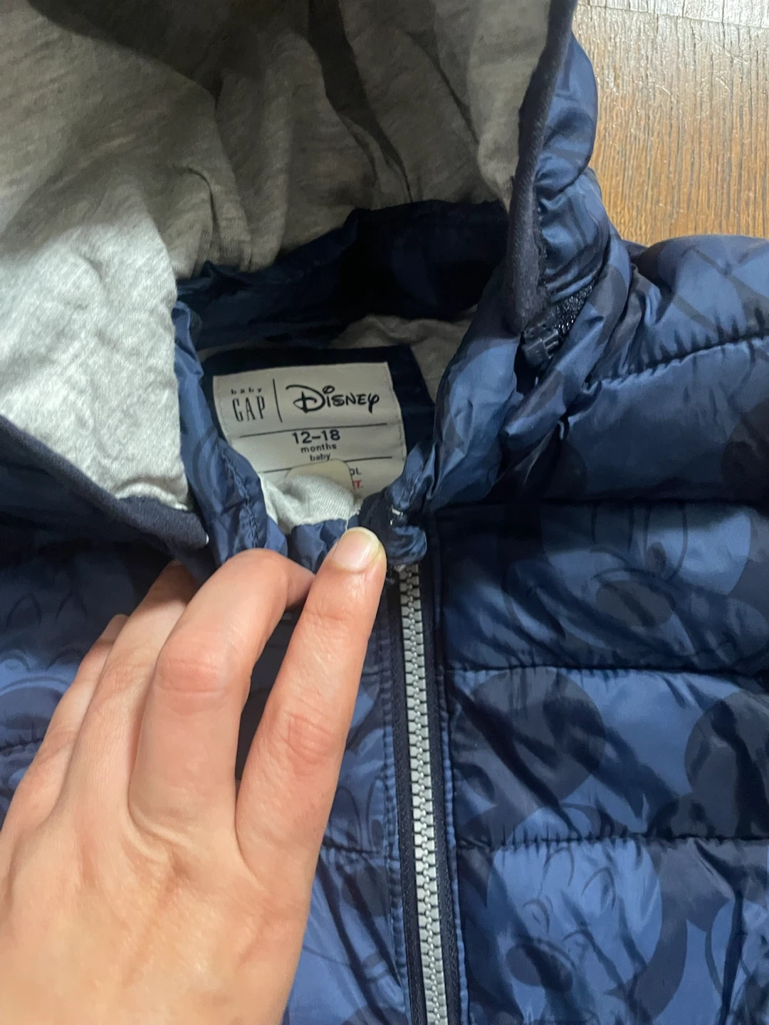 Cute Baby GAP × Disney padded/puffer jacket for babies.の写真2枚目