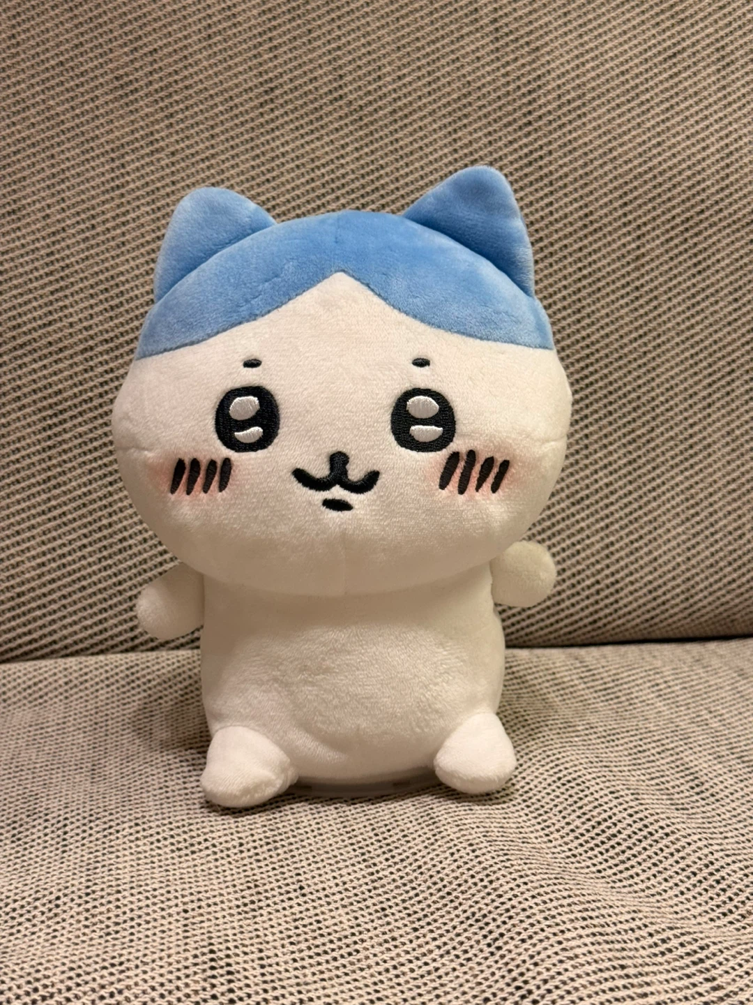 ちいかわ なんかまねしてぴょこっとするやつ（ハチワレ）