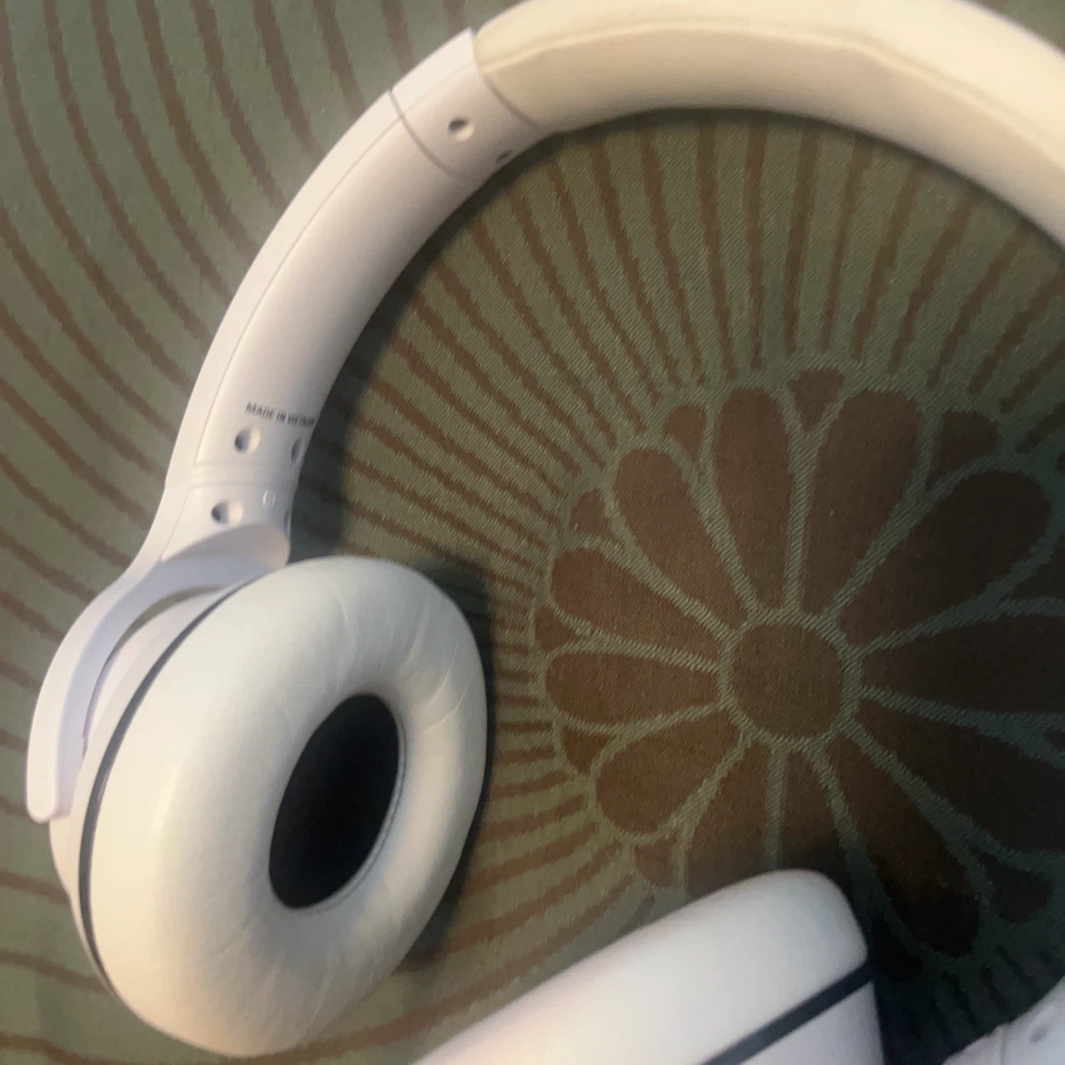 オーディオテクニカ ヘッドホン ATH-S220BT ホワイトの写真2枚目