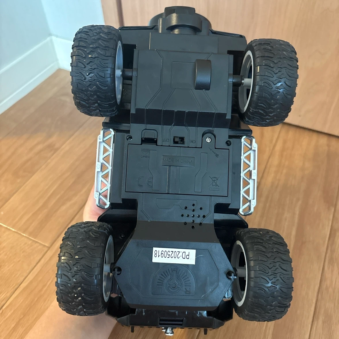 DEERC ラジコンカー オフロード 本体の写真5枚目