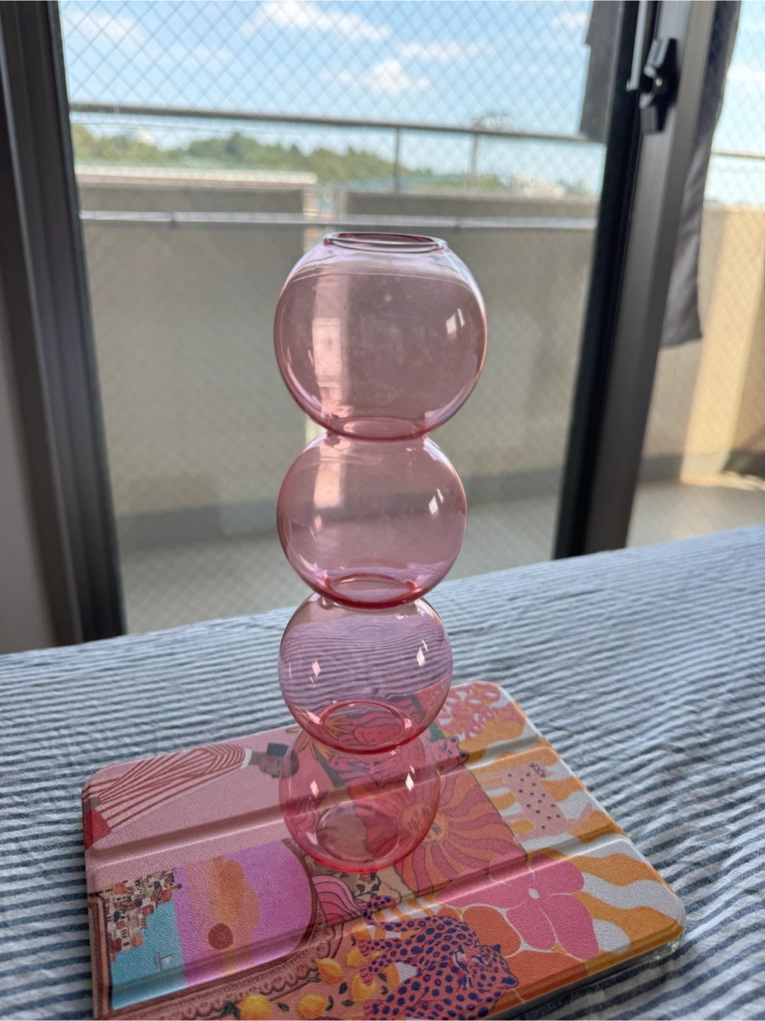 ピンク色 バブル型ガラス花瓶