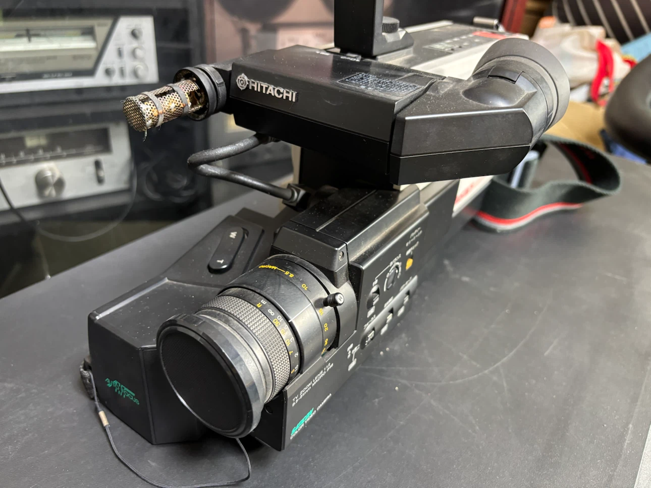 日立 MASTACS VM-200 ビデオカメラの写真2枚目