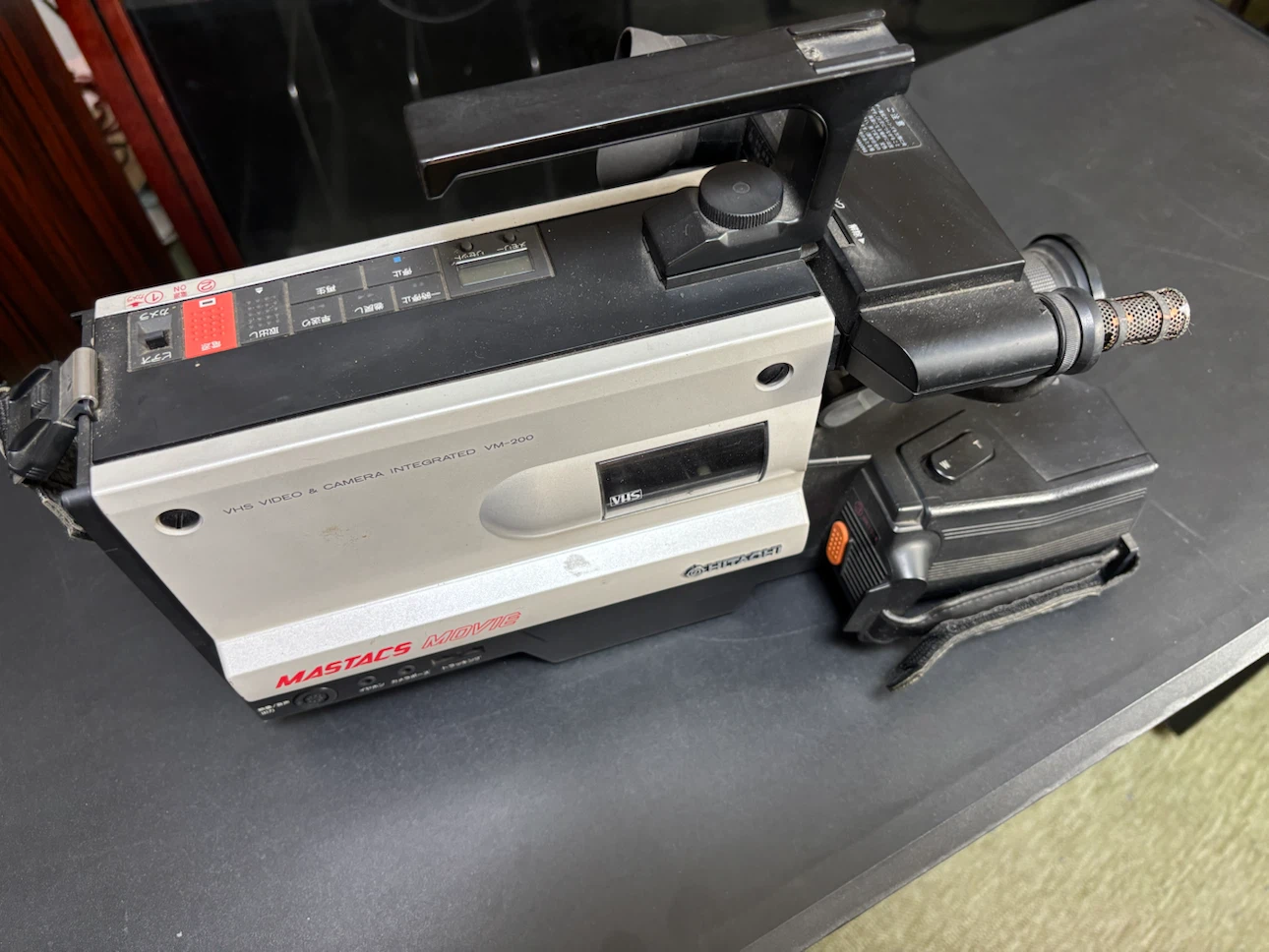 日立 MASTACS VM-200 ビデオカメラの写真3枚目