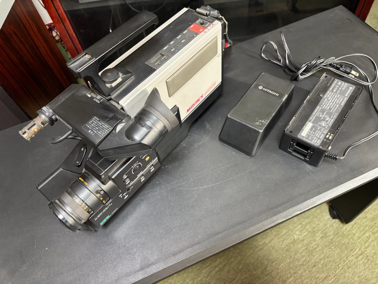 日立 MASTACS VM-200 ビデオカメラの写真5枚目