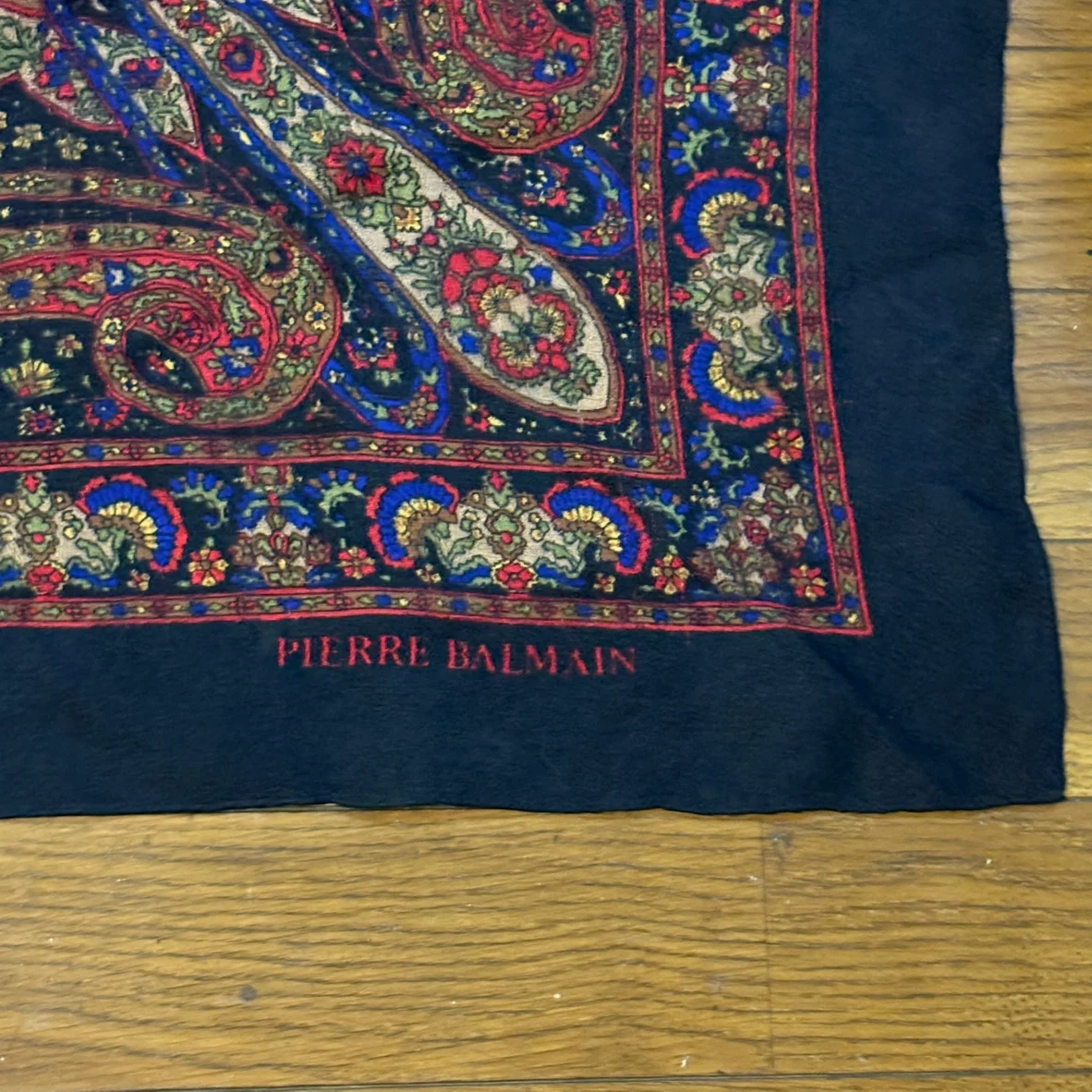 PIERRE BALMAIN 大判ストール ペイズリー柄の写真2枚目
