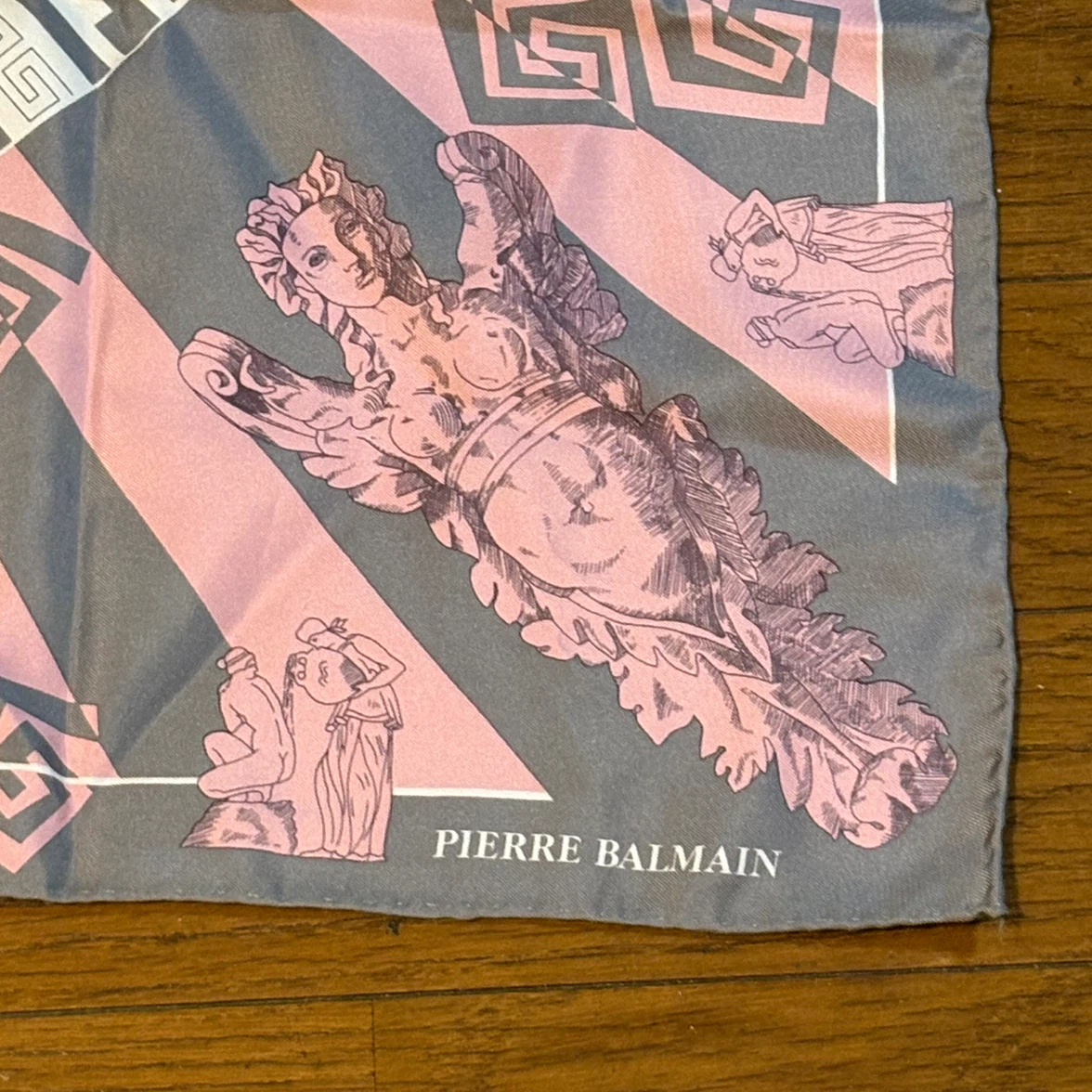 PIERRE BALMAIN スカーフ 大判の写真4枚目