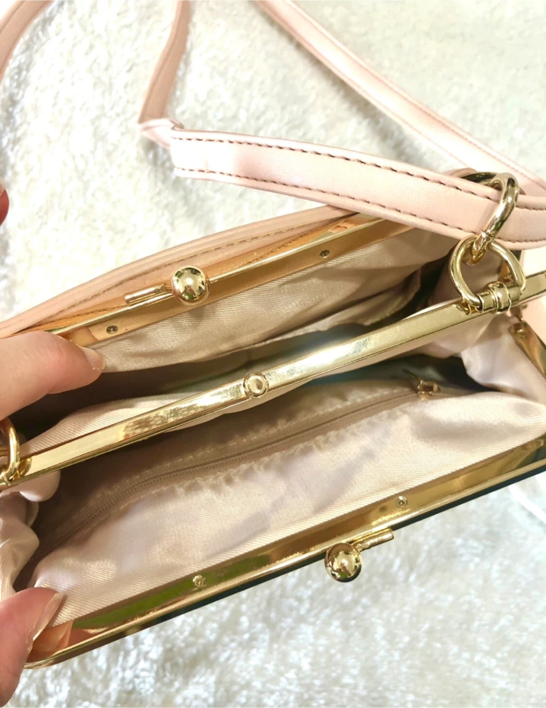 👜✨【未使用品】ピンクのショルダーバッグ🌟✨の写真2枚目
