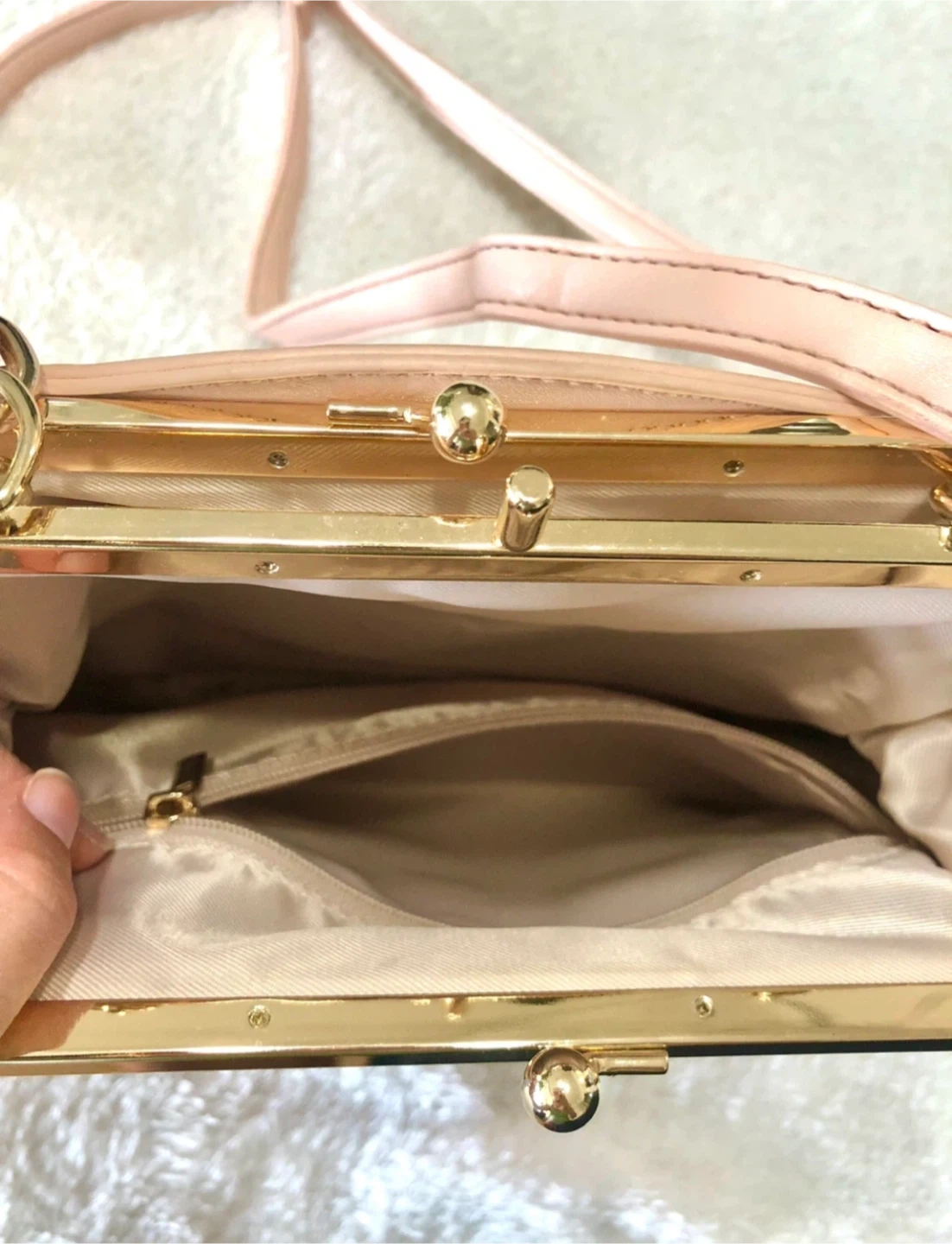 👜✨【未使用品】ピンクのショルダーバッグ🌟✨の写真3枚目