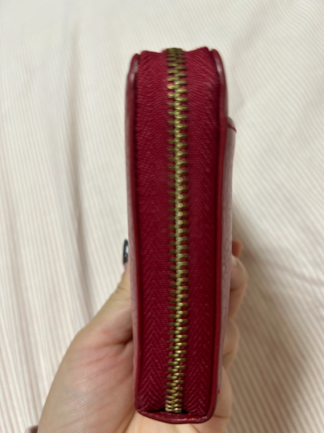 kate spade 赤×ゴールド×水玉 長財布 写真パート②の写真5枚目