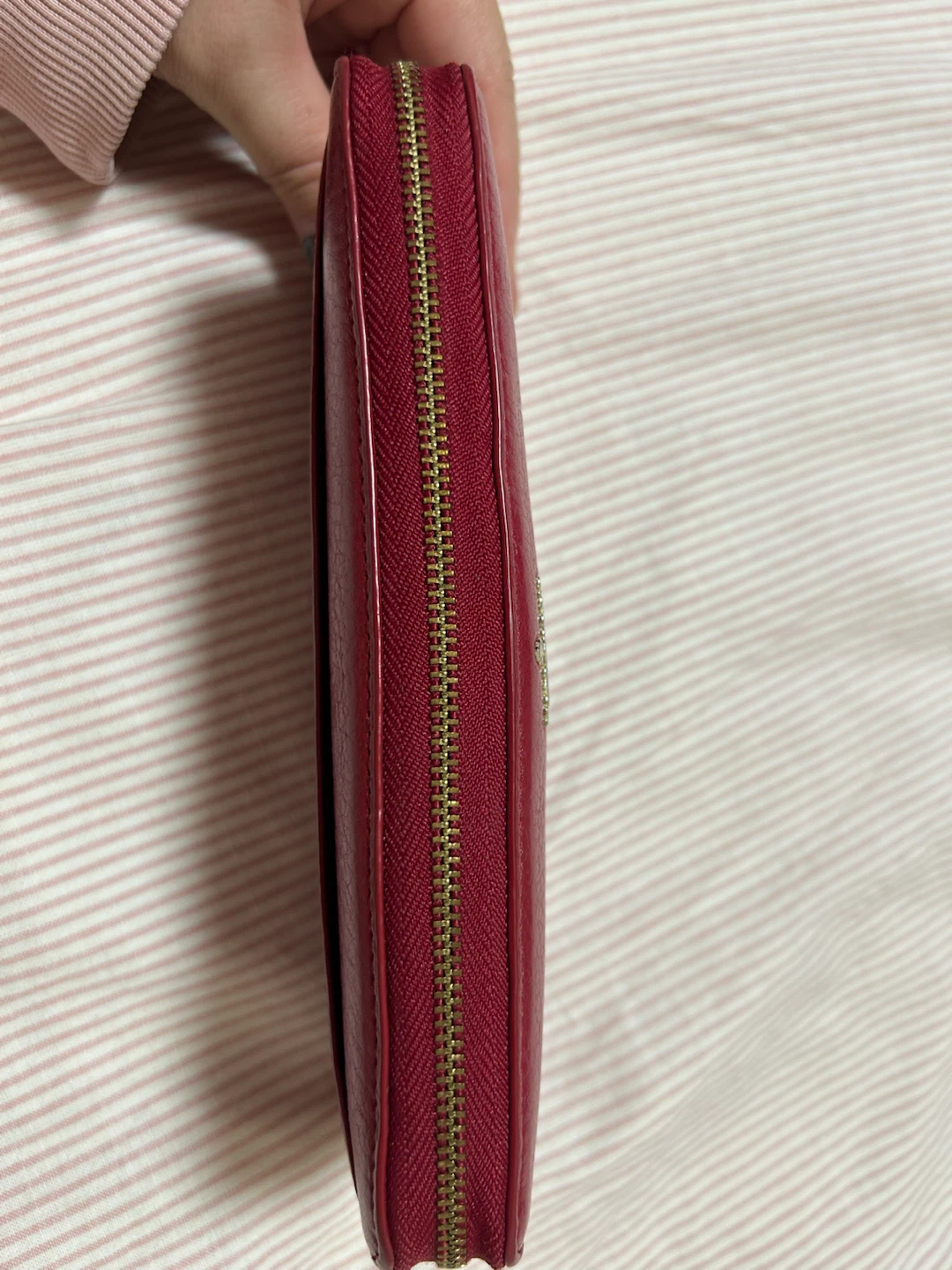 kate spade 赤×ゴールド×水玉 長財布 写真パート②の写真7枚目