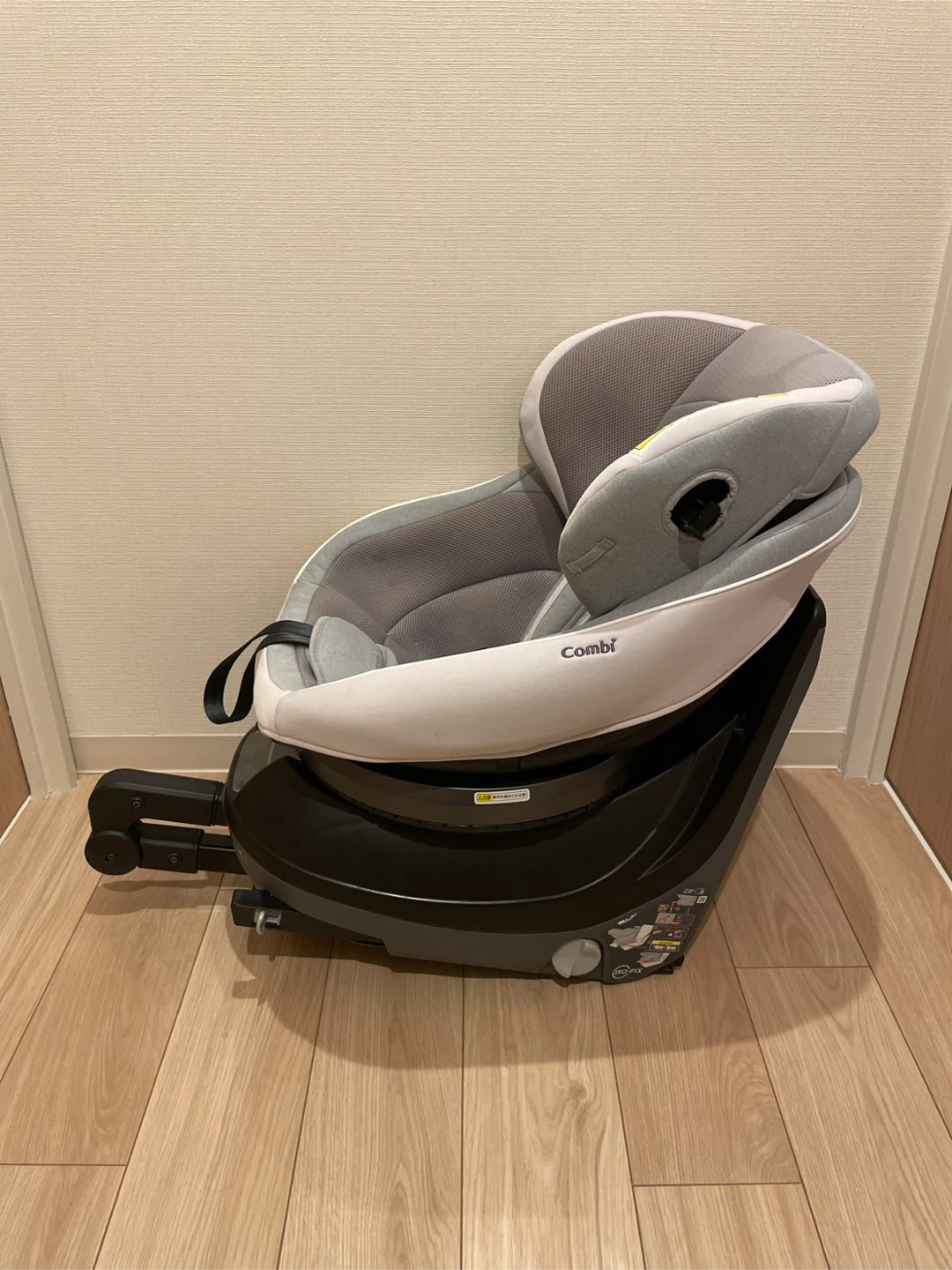 Combi クルムーヴ スマート ISOFIX エッグショック JK-800の写真2枚目
