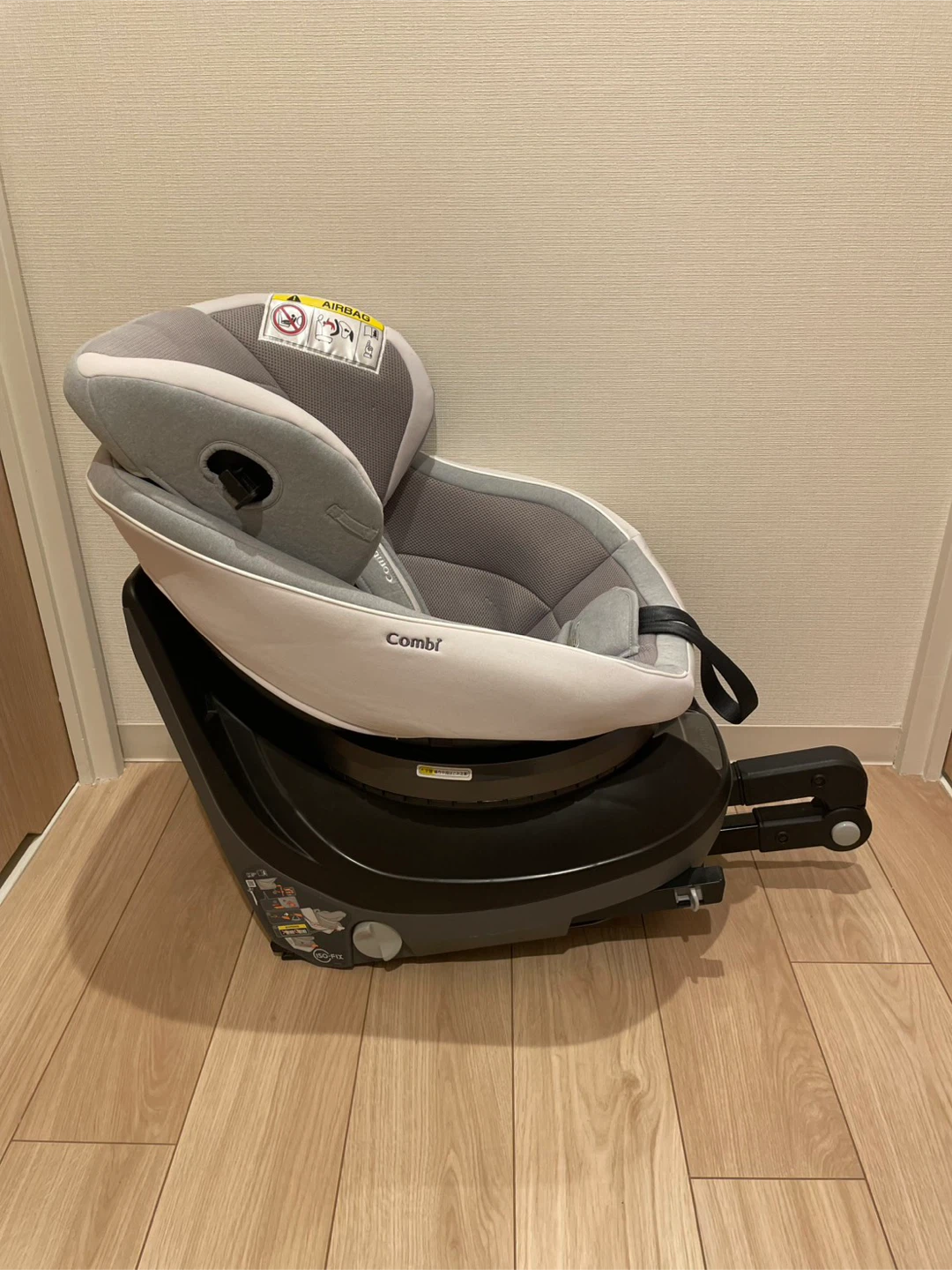 Combi クルムーヴ スマート ISOFIX エッグショック JK-800の写真3枚目