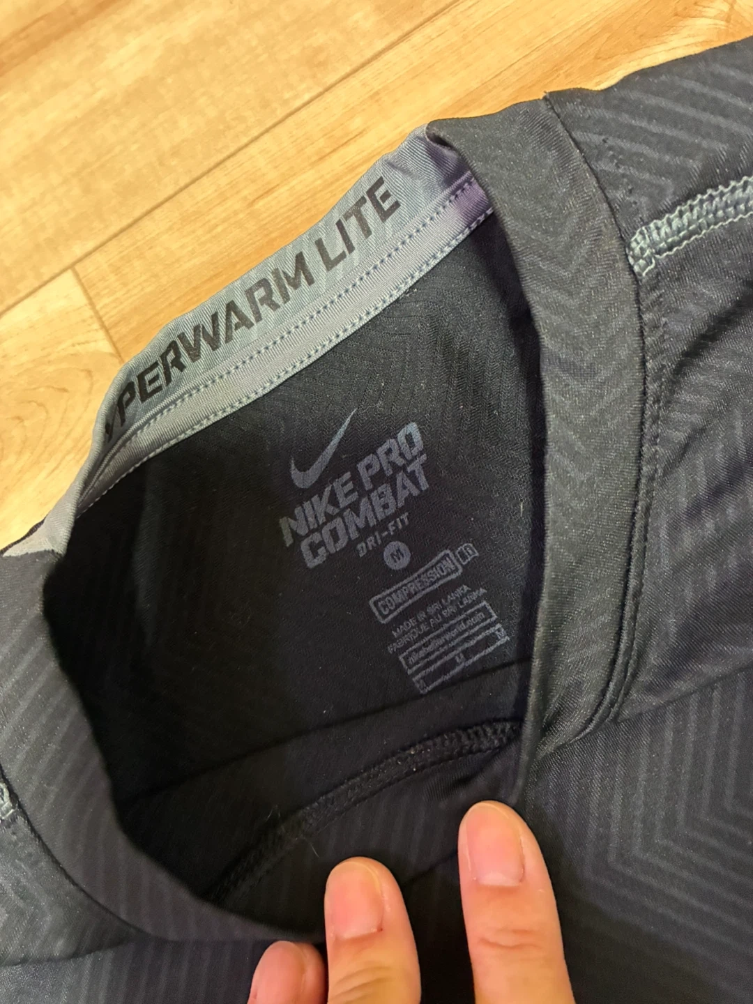 ナイキ プロコンバット 長袖 Mサイズの写真2枚目