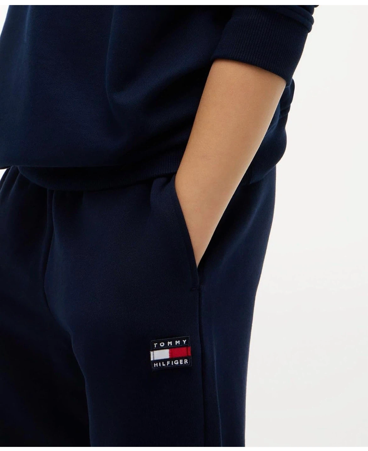 【新品未使用】 TOMMY HILFIGER  スウェットロングパンツ 100サイズの写真5枚目